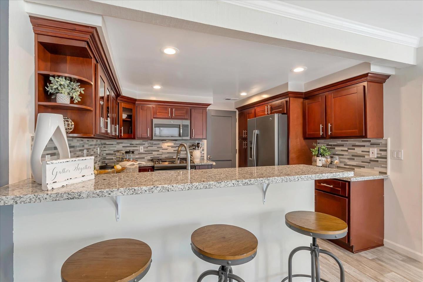 Detail Gallery Image 14 of 44 For 6537 Cobblestone Ct, San Jose,  CA 95120 - 4 Beds | 2/1 Baths