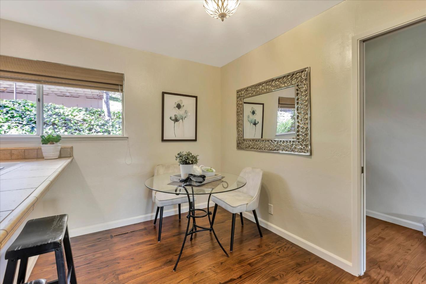 Detail Gallery Image 10 of 28 For 18400 Overlook Rd #35,  Los Gatos,  CA 95030 - 3 Beds | 2/1 Baths