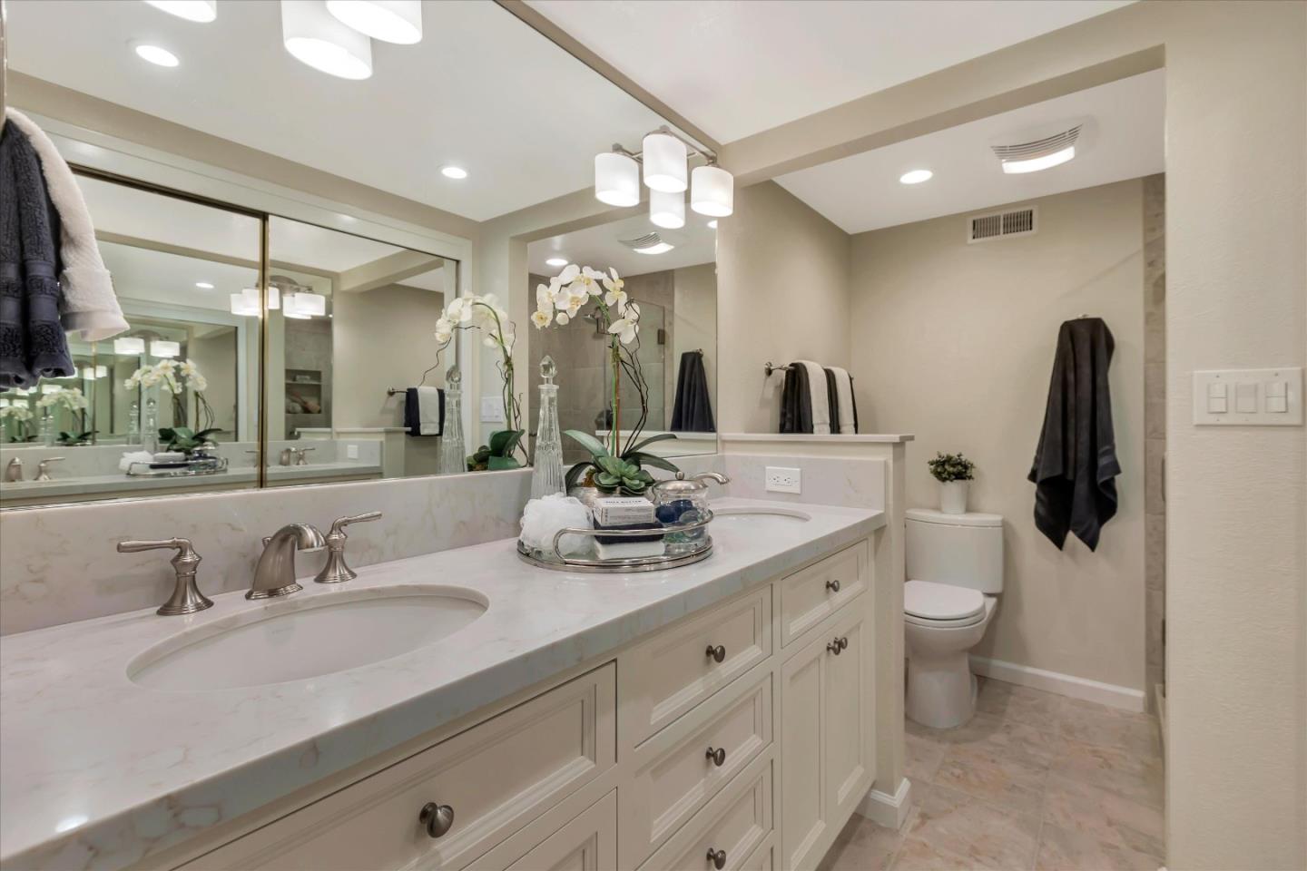 Detail Gallery Image 14 of 28 For 18400 Overlook Rd #35,  Los Gatos,  CA 95030 - 3 Beds | 2/1 Baths