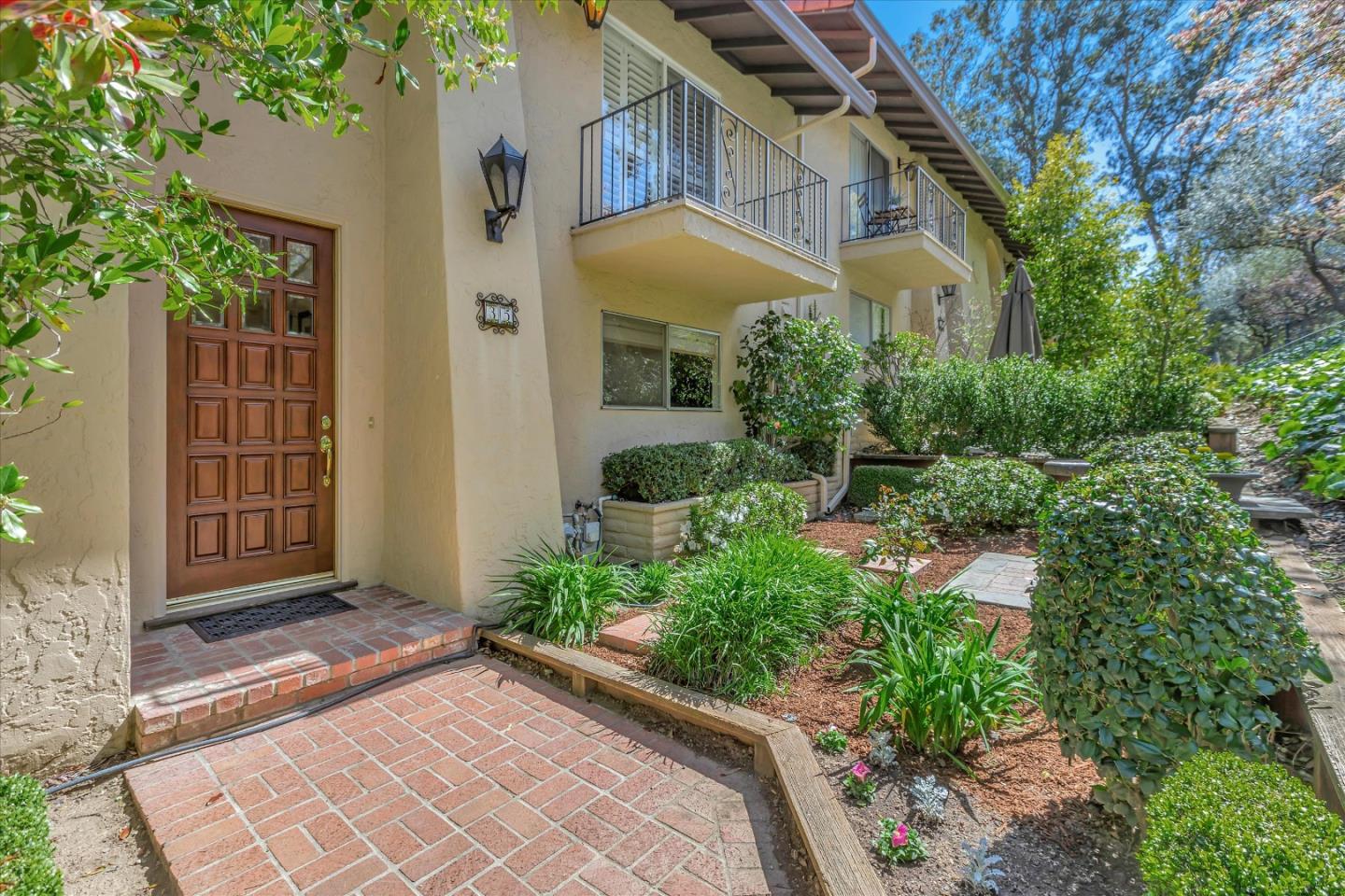Detail Gallery Image 2 of 28 For 18400 Overlook Rd #35,  Los Gatos,  CA 95030 - 3 Beds | 2/1 Baths