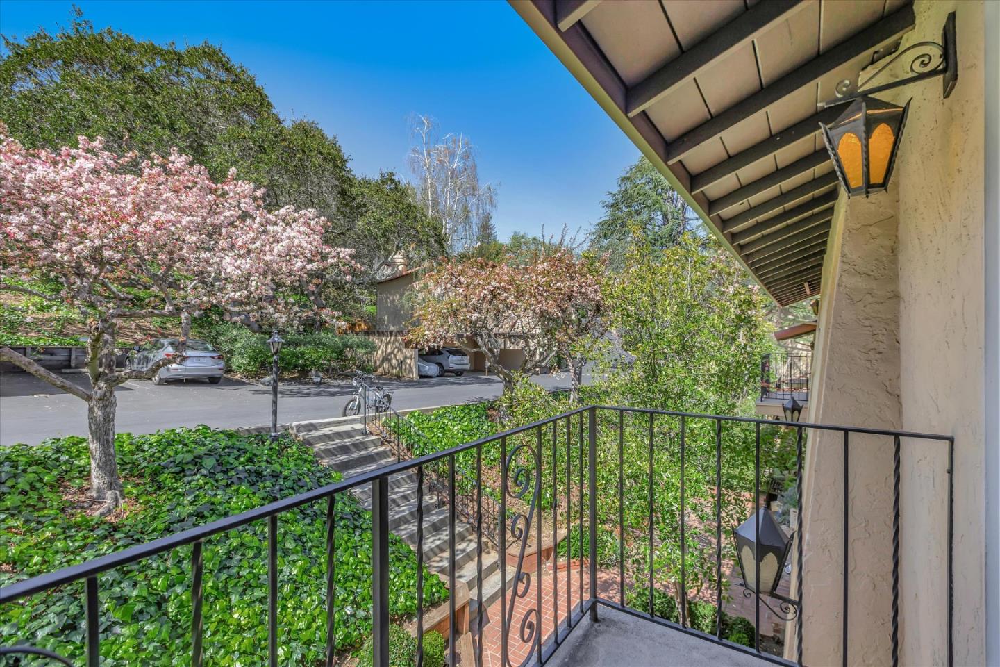 Detail Gallery Image 21 of 28 For 18400 Overlook Rd #35,  Los Gatos,  CA 95030 - 3 Beds | 2/1 Baths