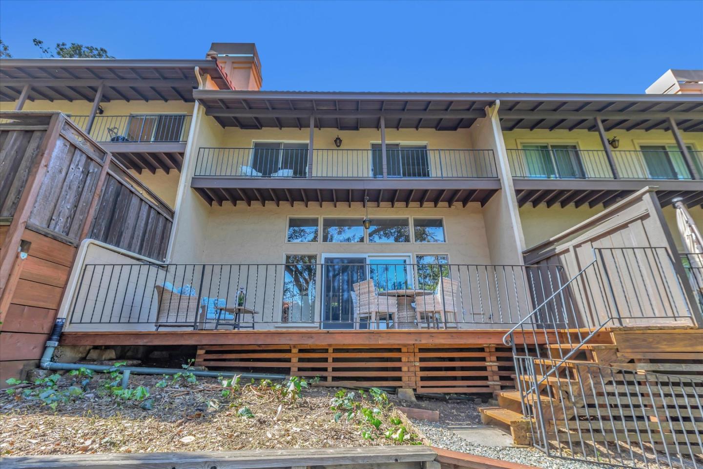 Detail Gallery Image 22 of 28 For 18400 Overlook Rd #35,  Los Gatos,  CA 95030 - 3 Beds | 2/1 Baths