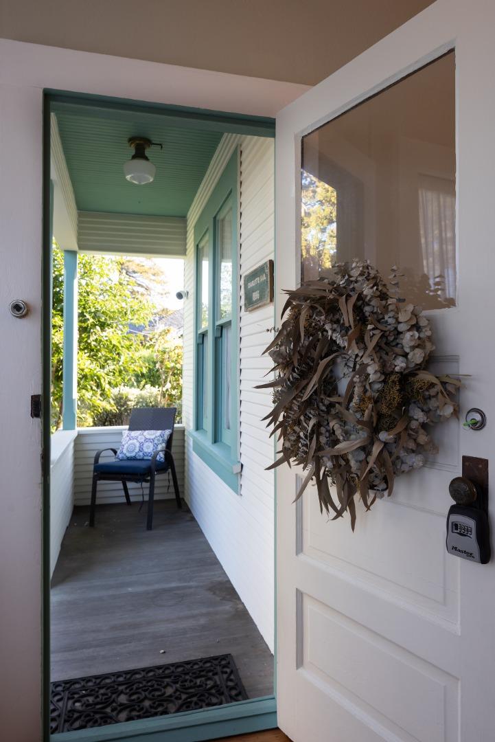 Detail Gallery Image 5 of 17 For 515 10th St, Pacific Grove,  CA 93950 - 2 Beds | 1 Baths