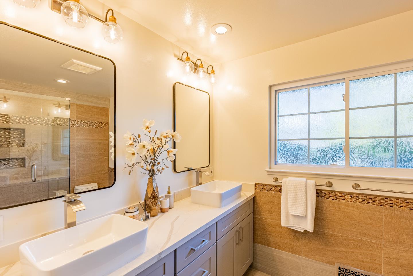 Detail Gallery Image 21 of 30 For 871 Helena Dr, Sunnyvale,  CA 94087 - 3 Beds | 2 Baths