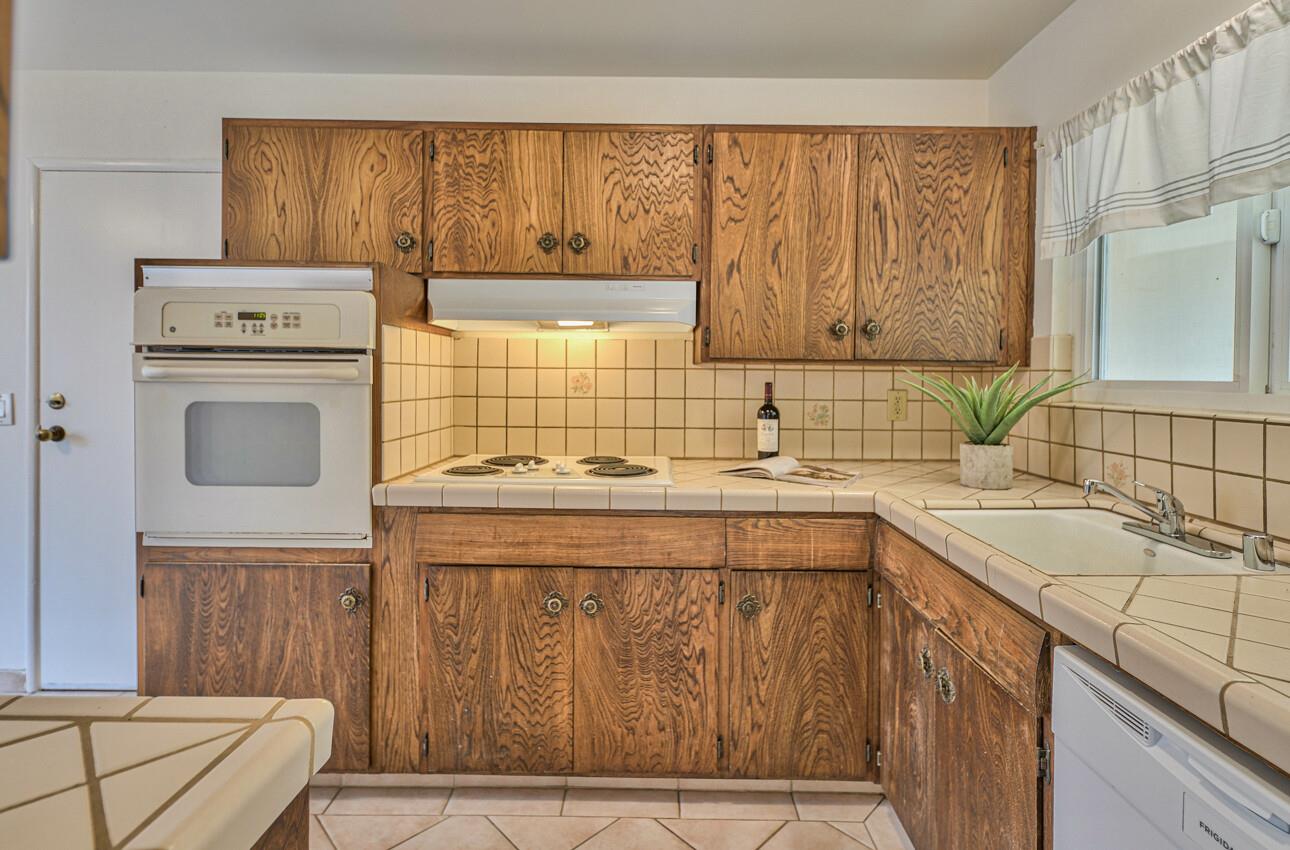 Detail Gallery Image 12 of 31 For 1176 Rousch Ave, Seaside,  CA 93955 - 3 Beds | 2 Baths