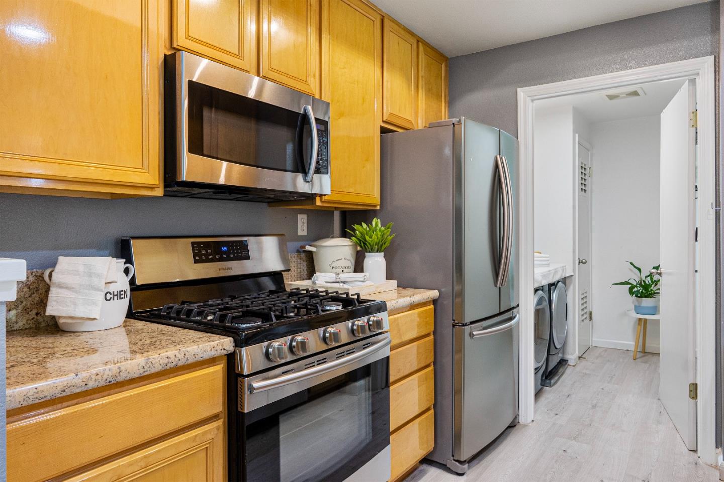 Detail Gallery Image 10 of 37 For 606 Arcadia Ter #204,  Sunnyvale,  CA 94085 - 2 Beds | 2 Baths