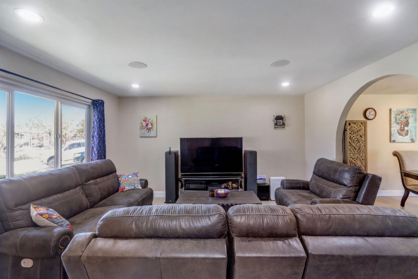 Detail Gallery Image 5 of 37 For 4661 Pinot Ct, Oakley,  CA 94561 - 4 Beds | 2 Baths