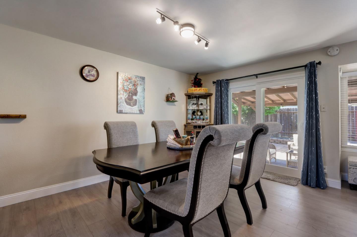 Detail Gallery Image 9 of 37 For 4661 Pinot Ct, Oakley,  CA 94561 - 4 Beds | 2 Baths