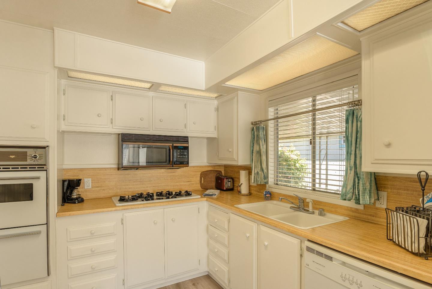 Detail Gallery Image 11 of 27 For 700 Briggs Ave #74,  Pacific Grove,  CA 93950 - 2 Beds | 2 Baths