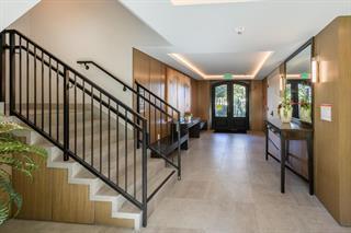 Detail Gallery Image 3 of 14 For 1509 El Camino Real #304,  Burlingame,  CA 94010 - 3 Beds | 2/1 Baths