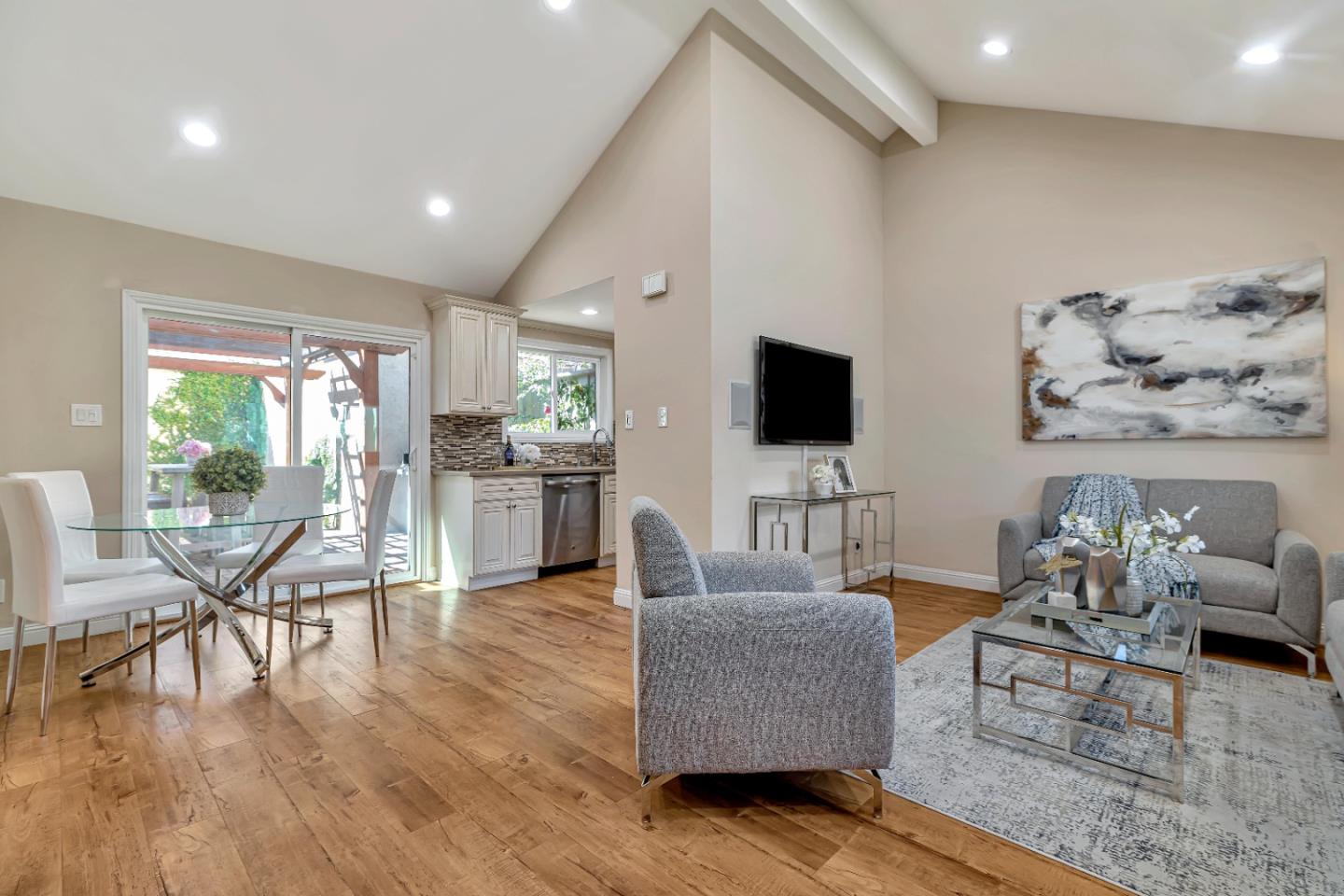 Detail Gallery Image 10 of 46 For 4013 Gold Run, San Jose,  CA 95136 - 2 Beds | 2 Baths