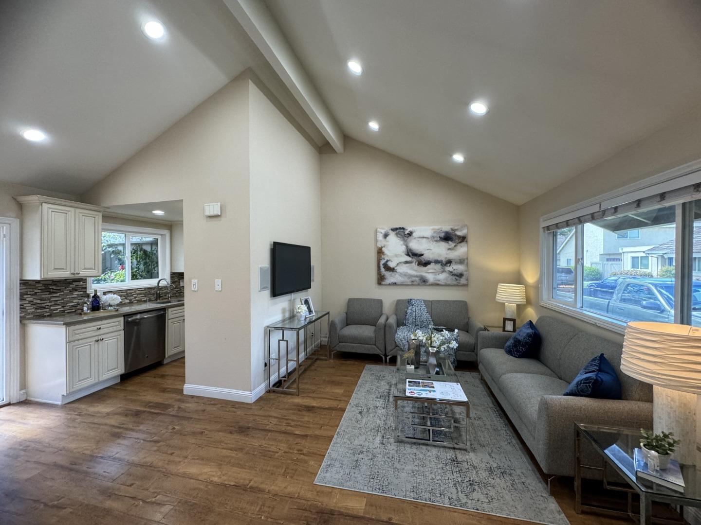 Detail Gallery Image 8 of 46 For 4013 Gold Run, San Jose,  CA 95136 - 2 Beds | 2 Baths