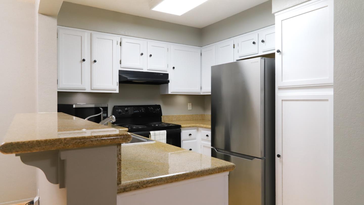 Detail Gallery Image 3 of 24 For 39034 Guardino Dr #105,  Fremont,  CA 94538 - 1 Beds | 1 Baths