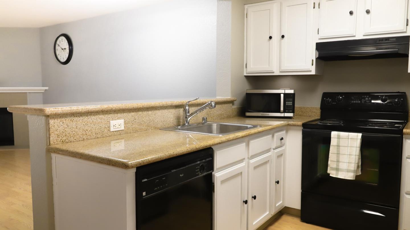 Detail Gallery Image 5 of 24 For 39034 Guardino Dr #105,  Fremont,  CA 94538 - 1 Beds | 1 Baths
