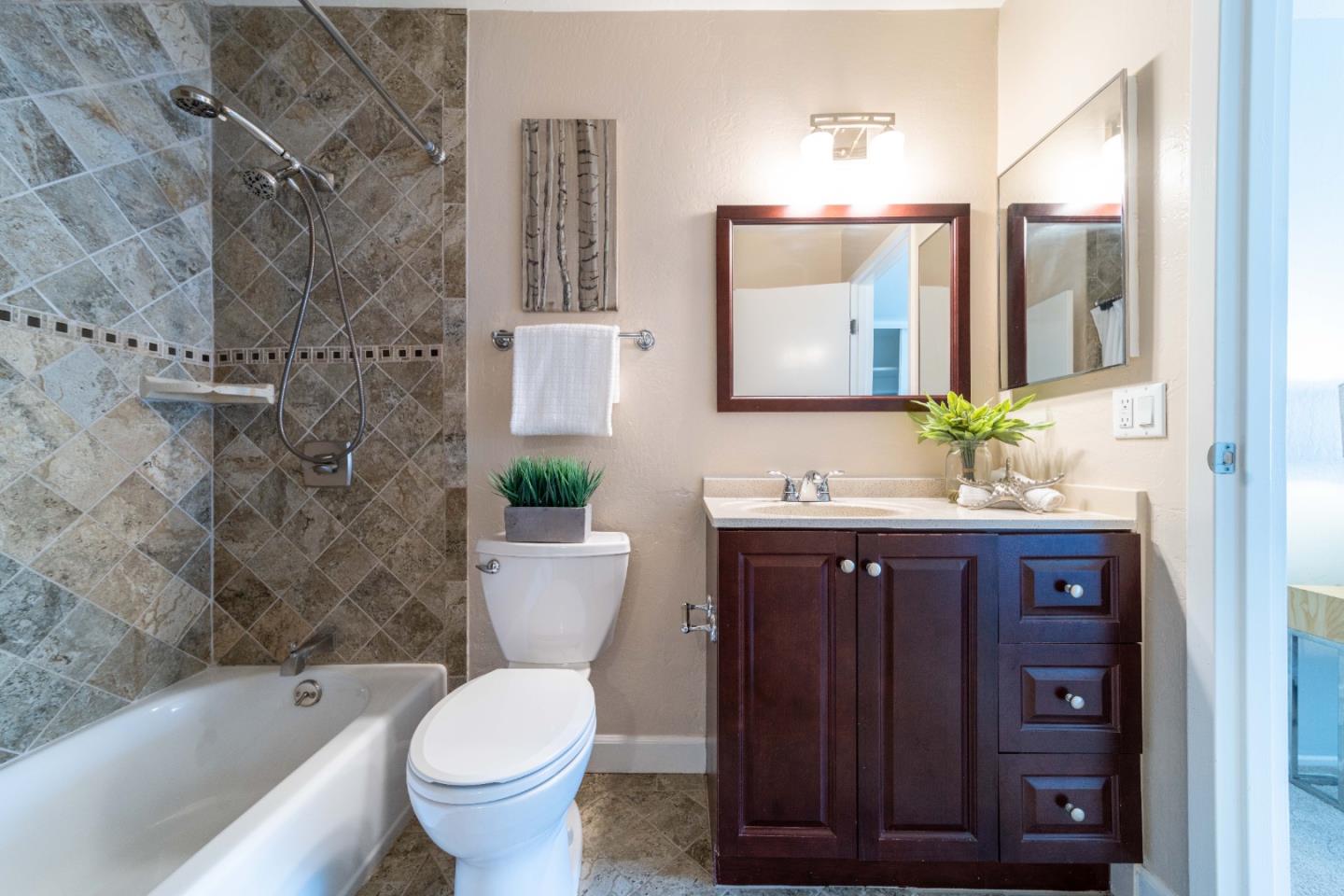 Detail Gallery Image 13 of 26 For 1304 Terra Nova Blvd, Pacifica,  CA 94044 - 2 Beds | 1/1 Baths