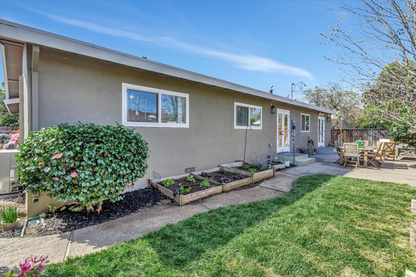 Detail Gallery Image 37 of 43 For 757 Kilkenny Ct, Sunnyvale,  CA 94087 - 4 Beds | 2/1 Baths