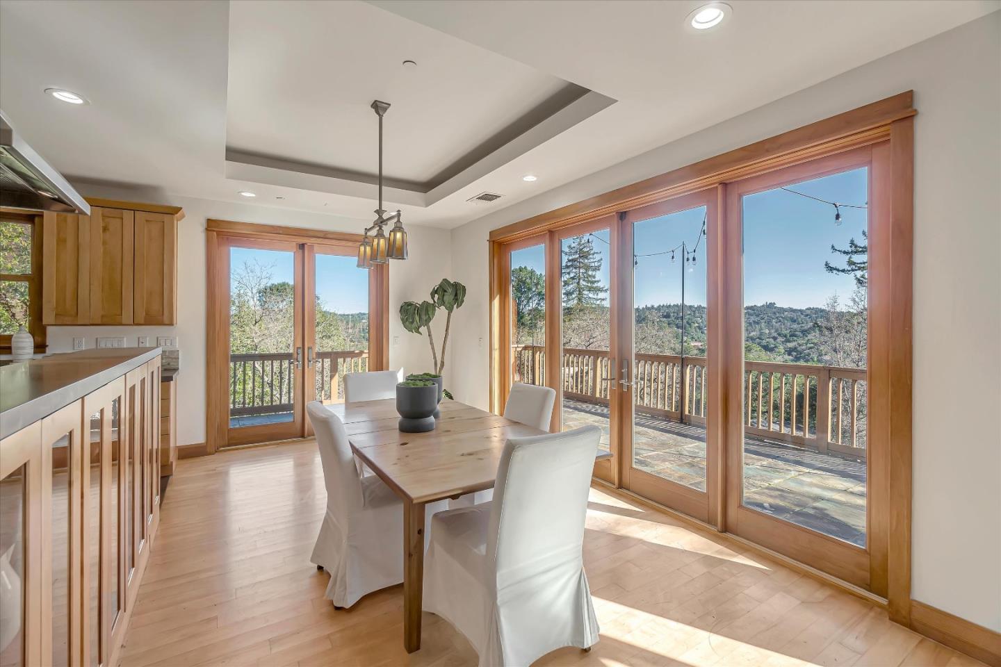 Detail Gallery Image 12 of 71 For 2 Vallecito Ln, Orinda,  CA 94563 - 5 Beds | 4/1 Baths