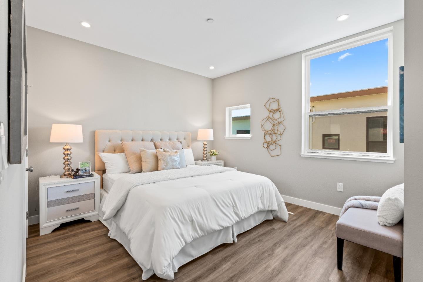 Detail Gallery Image 16 of 41 For 645 Baden Ave #F,  South San Francisco,  CA 94080 - 4 Beds | 3/1 Baths