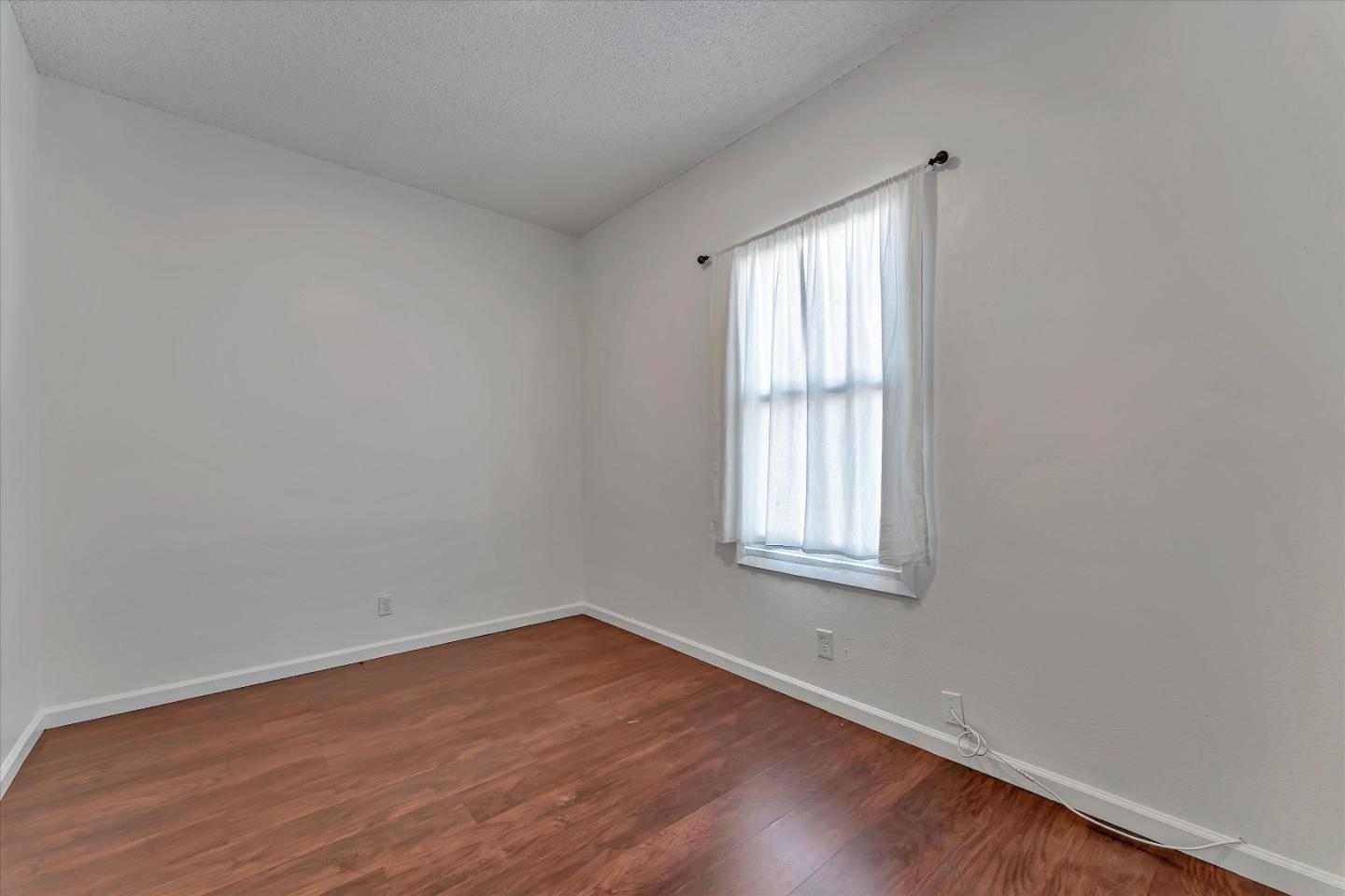 Detail Gallery Image 12 of 16 For 2131 West St #B,  Oakland,  CA 94612 - 2 Beds | 1 Baths
