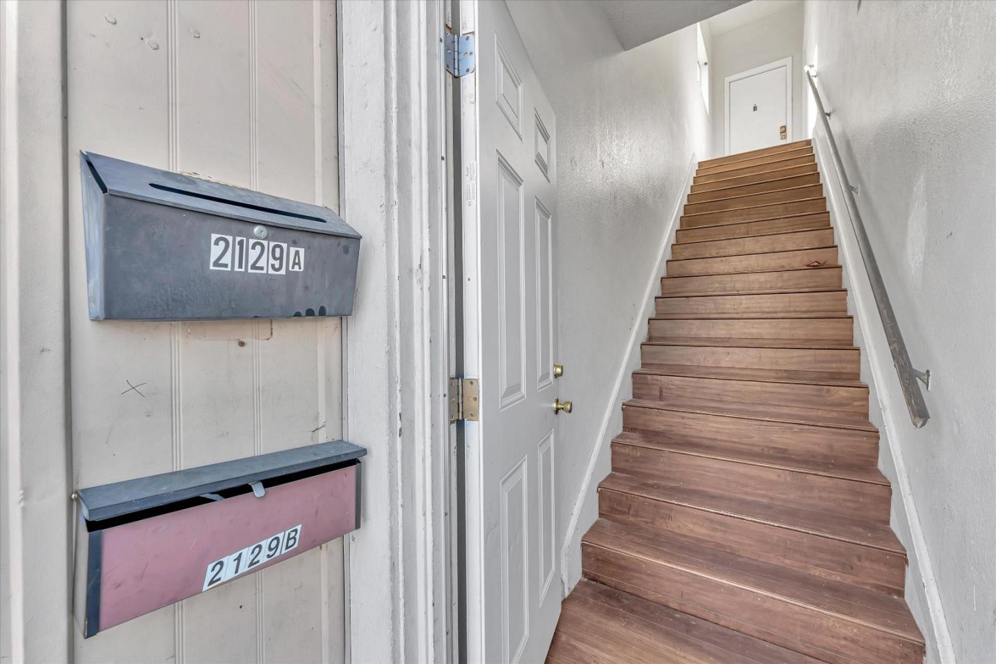 Detail Gallery Image 3 of 16 For 2131 West St #B,  Oakland,  CA 94612 - 2 Beds | 1 Baths