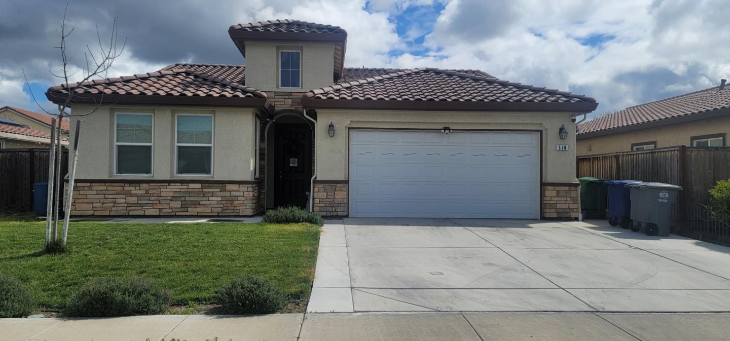 Photo of 510 Heather Creek Dr in Los Banos, CA