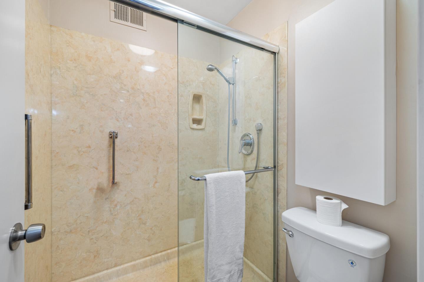 Detail Gallery Image 10 of 31 For 3320 Brittan Ave #2,  San Carlos,  CA 94070 - 2 Beds | 2 Baths