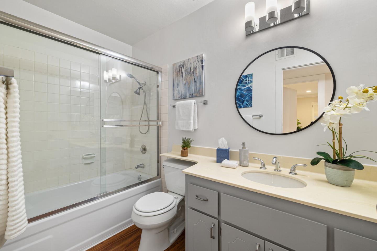 Detail Gallery Image 12 of 31 For 3320 Brittan Ave #2,  San Carlos,  CA 94070 - 2 Beds | 2 Baths