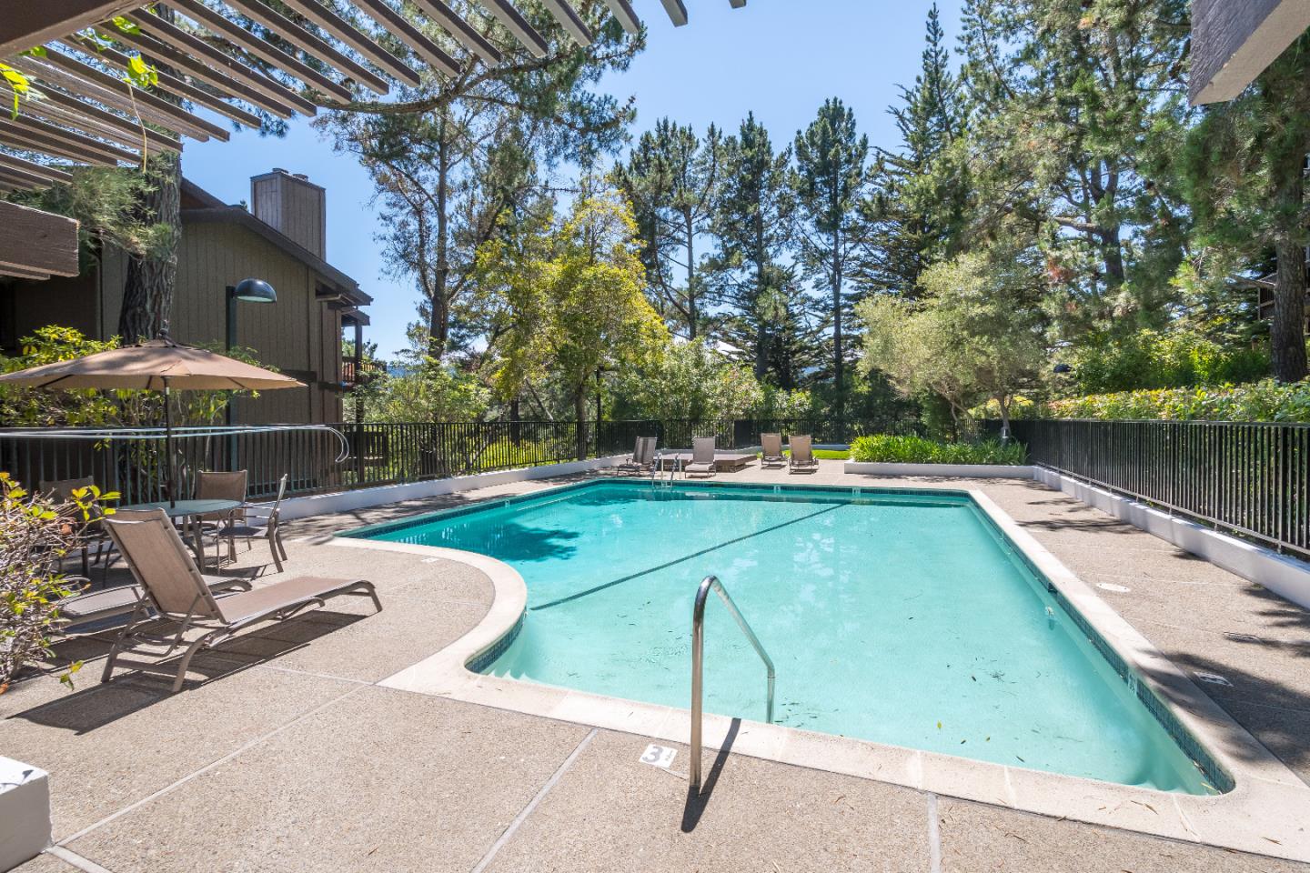 Detail Gallery Image 18 of 31 For 3320 Brittan Ave #2,  San Carlos,  CA 94070 - 2 Beds | 2 Baths