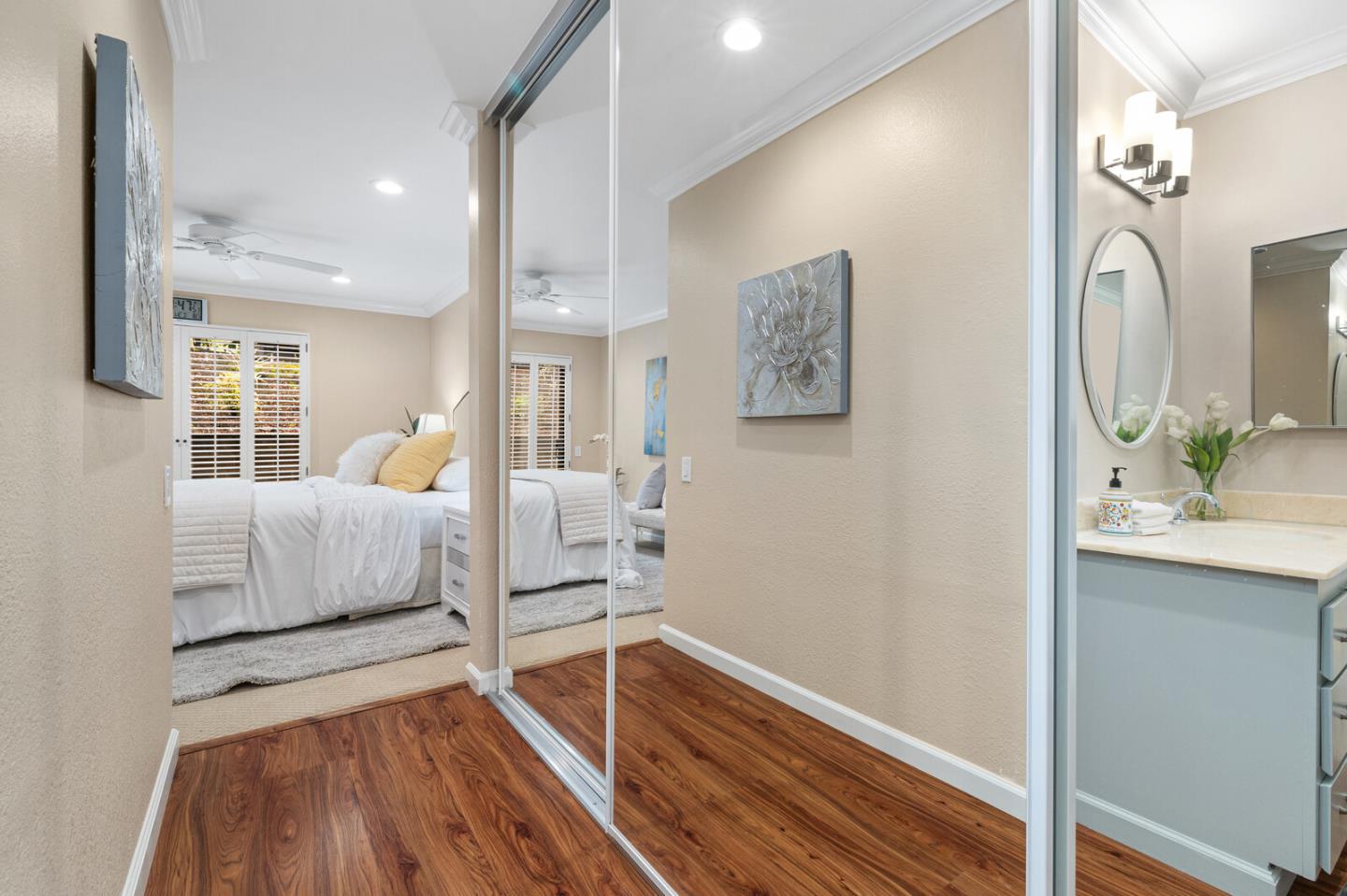 Detail Gallery Image 8 of 31 For 3320 Brittan Ave #2,  San Carlos,  CA 94070 - 2 Beds | 2 Baths