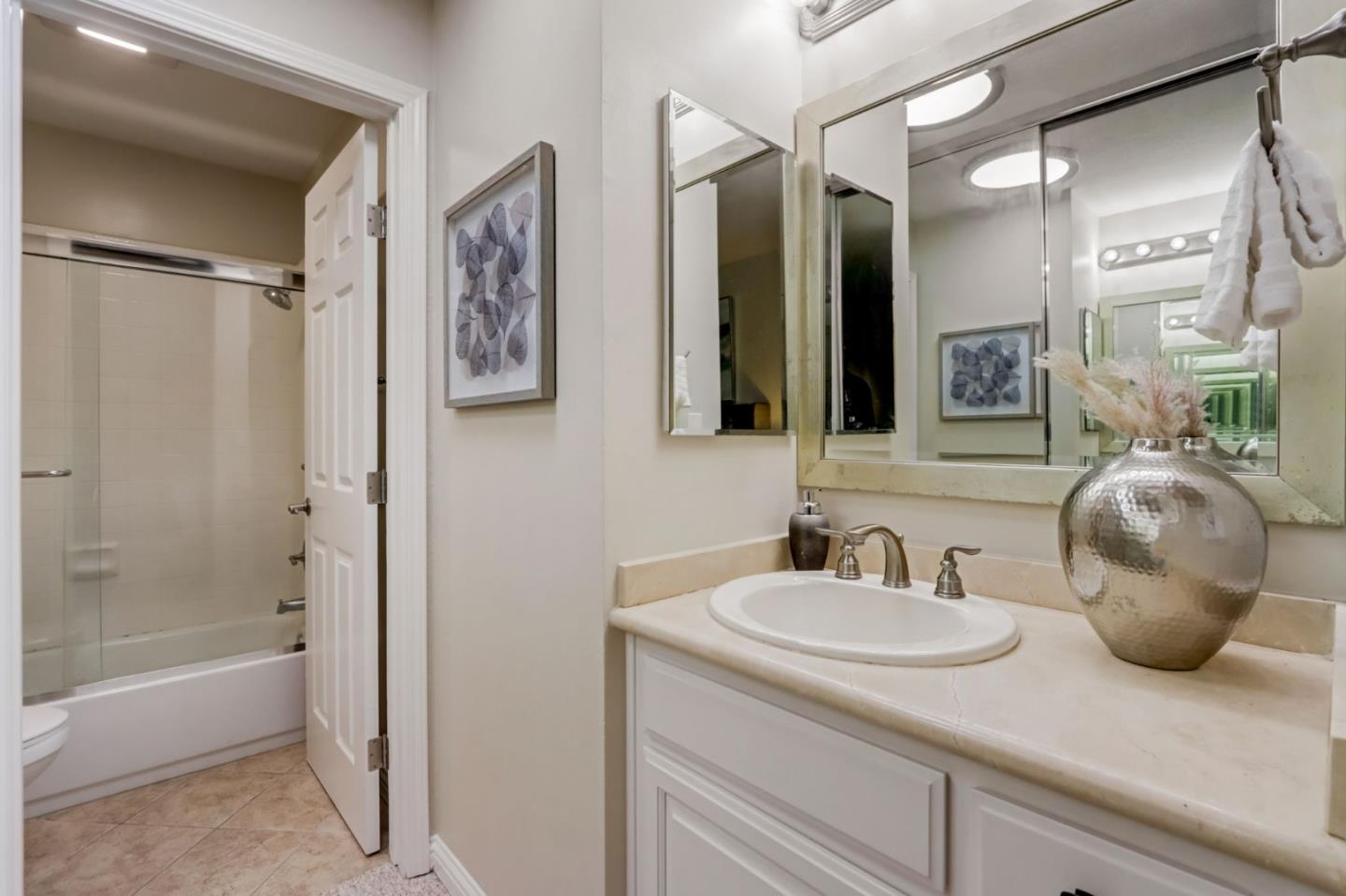 Detail Gallery Image 21 of 31 For 33 Monte Verano Ct, San Jose,  CA 95116 - 2 Beds | 2 Baths