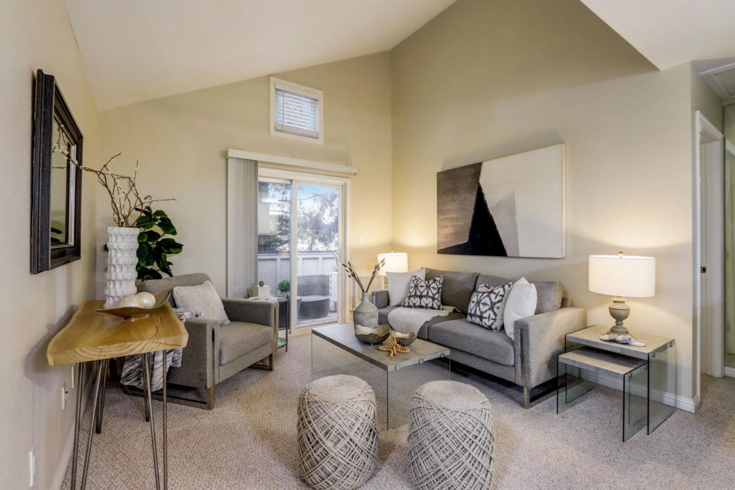 Detail Gallery Image 3 of 31 For 33 Monte Verano Ct, San Jose,  CA 95116 - 2 Beds | 2 Baths