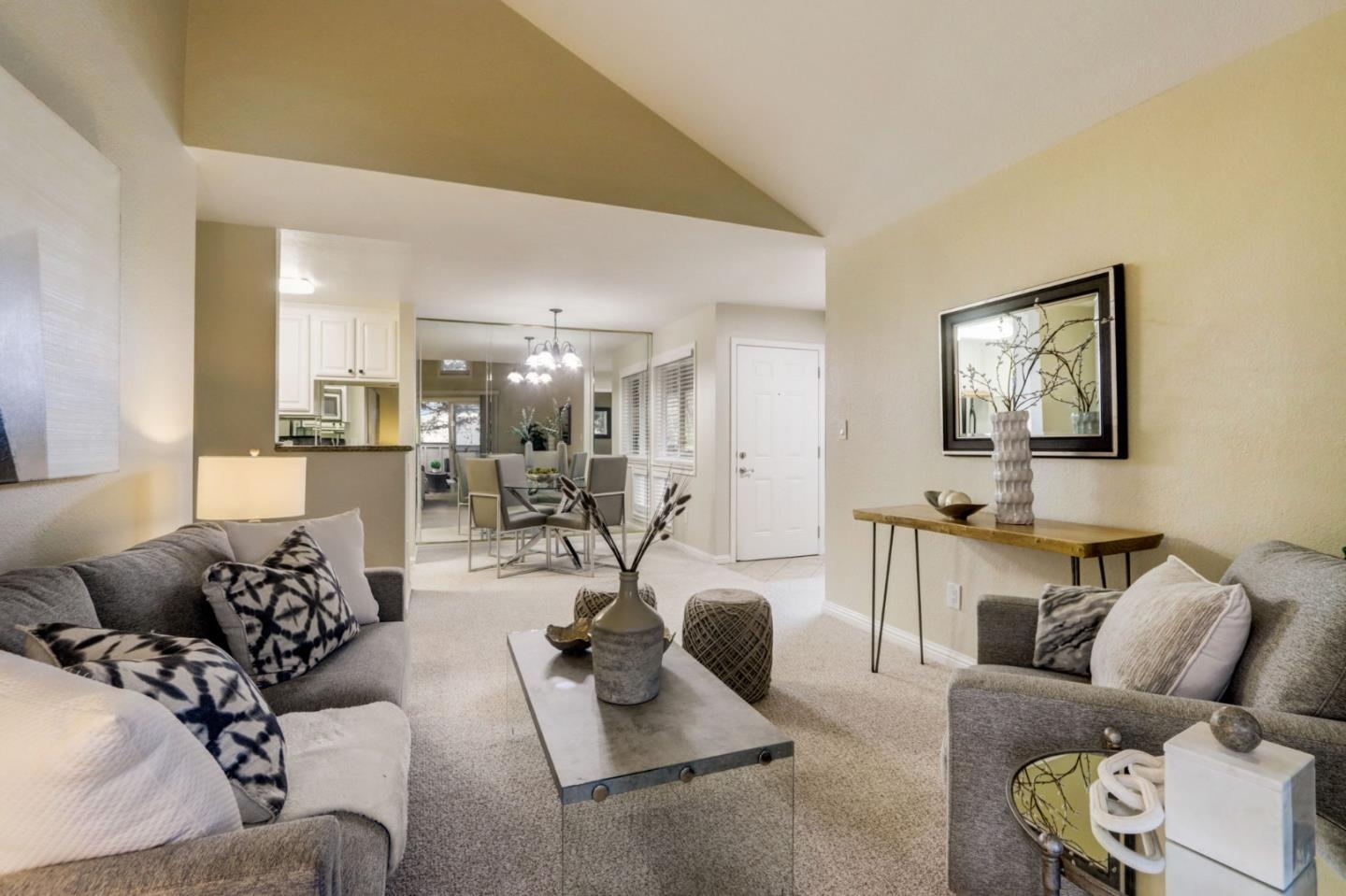 Detail Gallery Image 5 of 31 For 33 Monte Verano Ct, San Jose,  CA 95116 - 2 Beds | 2 Baths