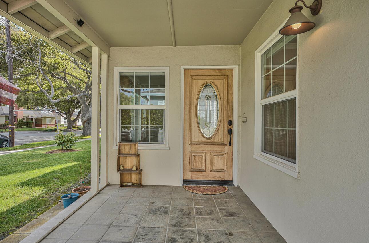 Detail Gallery Image 3 of 31 For 220 San Miguel Ave, Salinas,  CA 93901 - 2 Beds | 1 Baths