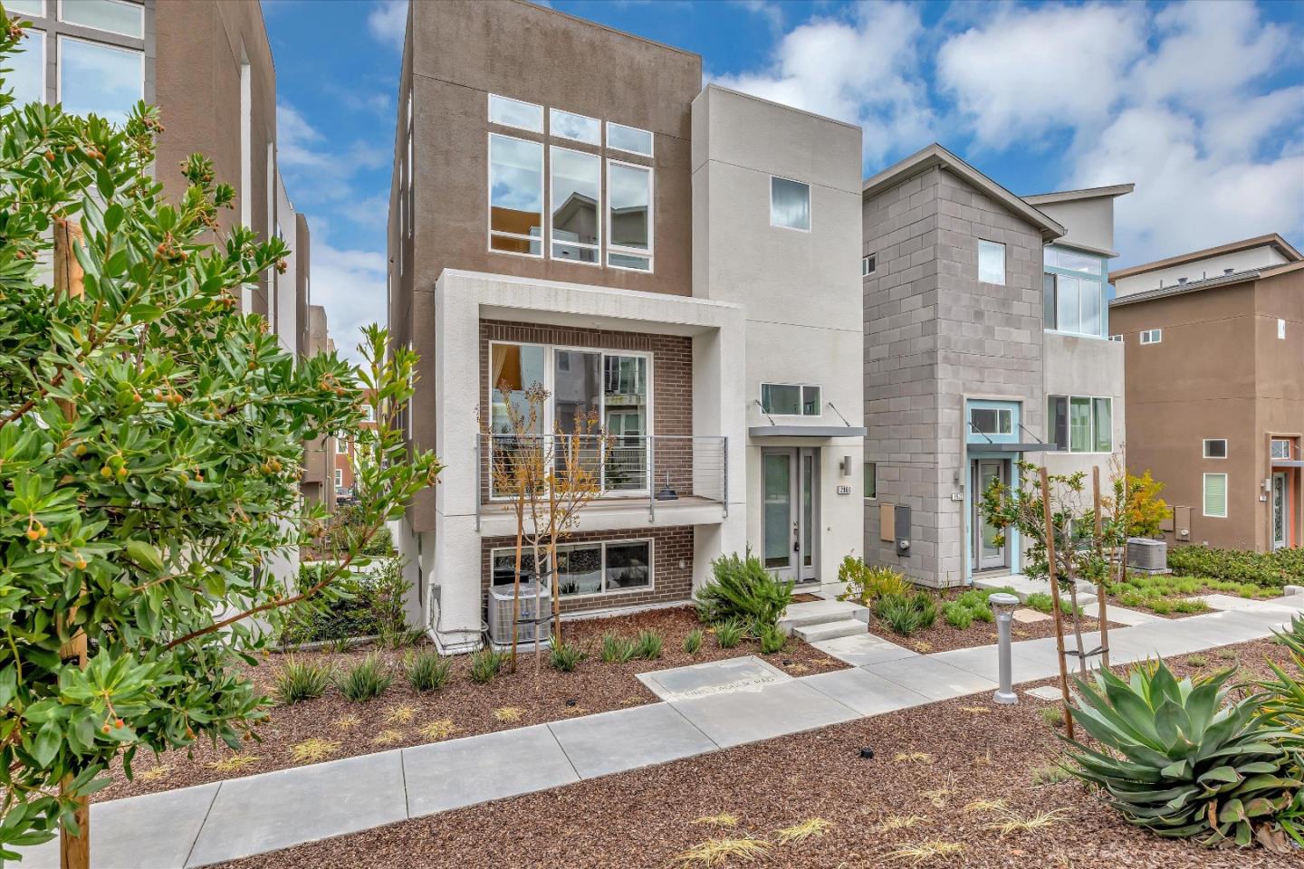 Detail Gallery Image 1 of 1 For 2966 Tony La Rosa Pl, San Jose,  CA 95136 - 4 Beds | 3/1 Baths