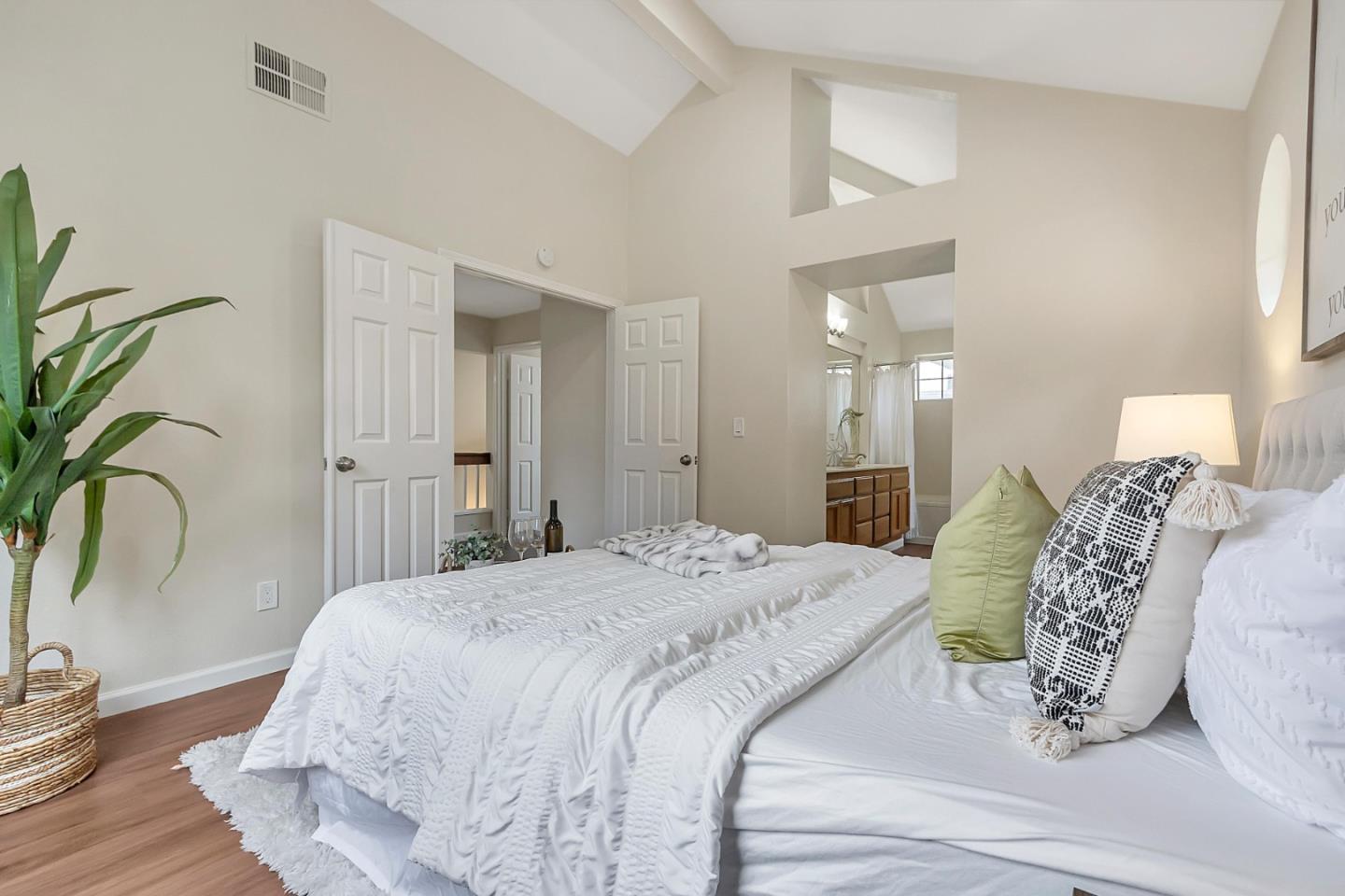 Detail Gallery Image 14 of 30 For 3340 Country Leaf Ct, San Jose,  CA 95132 - 3 Beds | 2/1 Baths