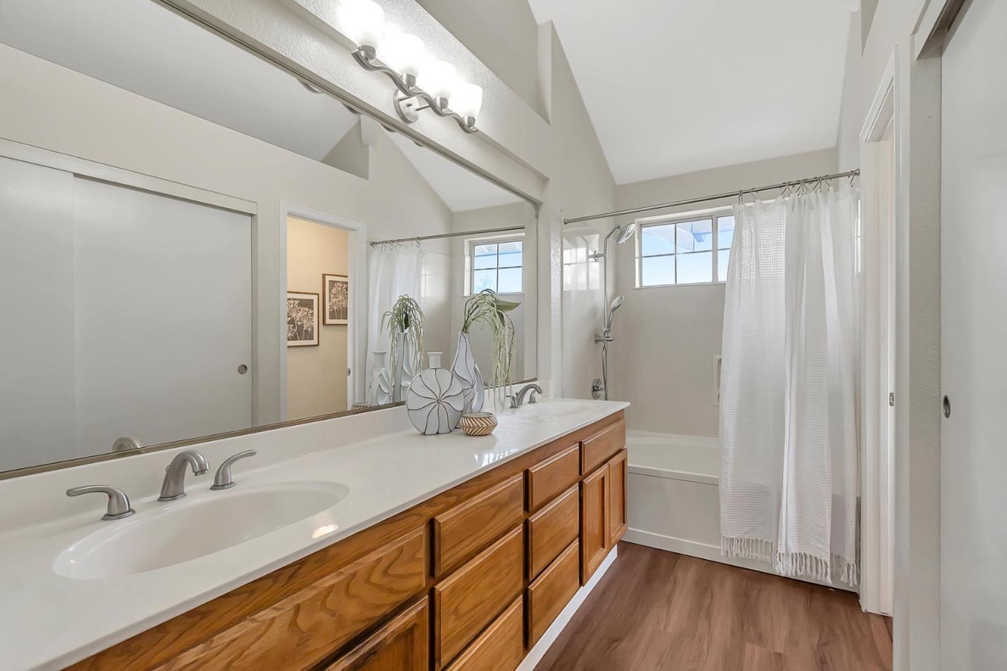 Detail Gallery Image 24 of 30 For 3340 Country Leaf Ct, San Jose,  CA 95132 - 3 Beds | 2/1 Baths