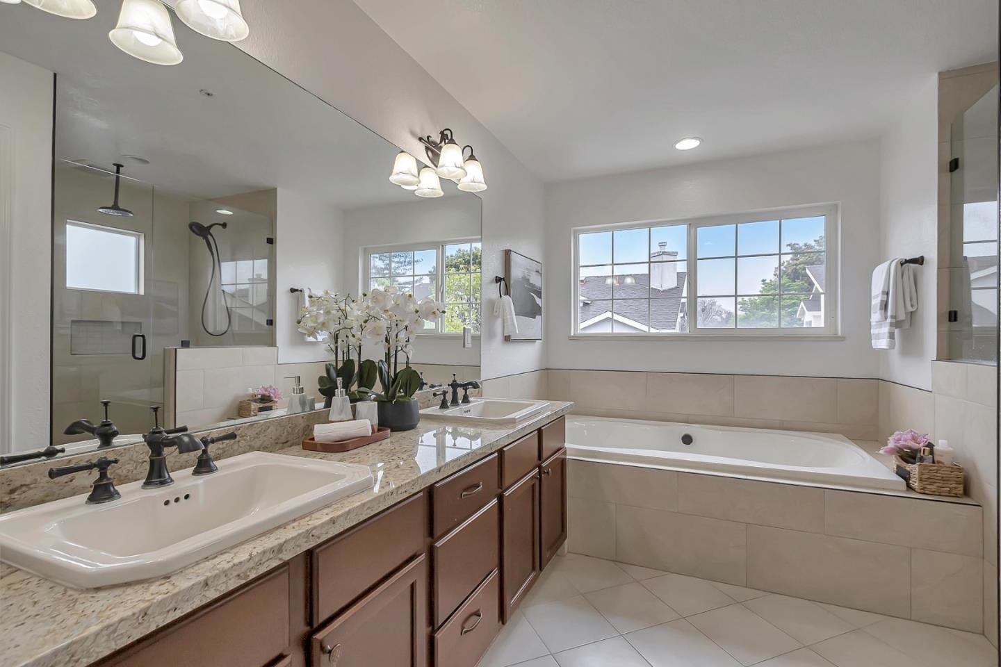 Detail Gallery Image 28 of 42 For 537 Devonshire Ct, Mountain View,  CA 94043 - 3 Beds | 2/1 Baths