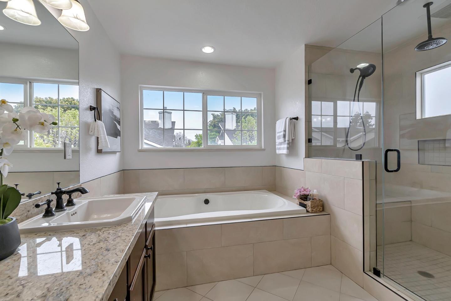 Detail Gallery Image 31 of 42 For 537 Devonshire Ct, Mountain View,  CA 94043 - 3 Beds | 2/1 Baths