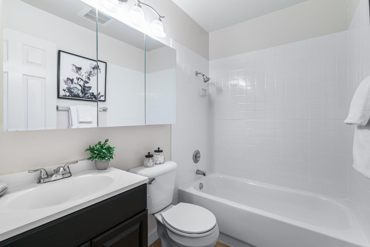 Detail Gallery Image 17 of 24 For 220 Coy Dr #1,  San Jose,  CA 95123 - 2 Beds | 1 Baths
