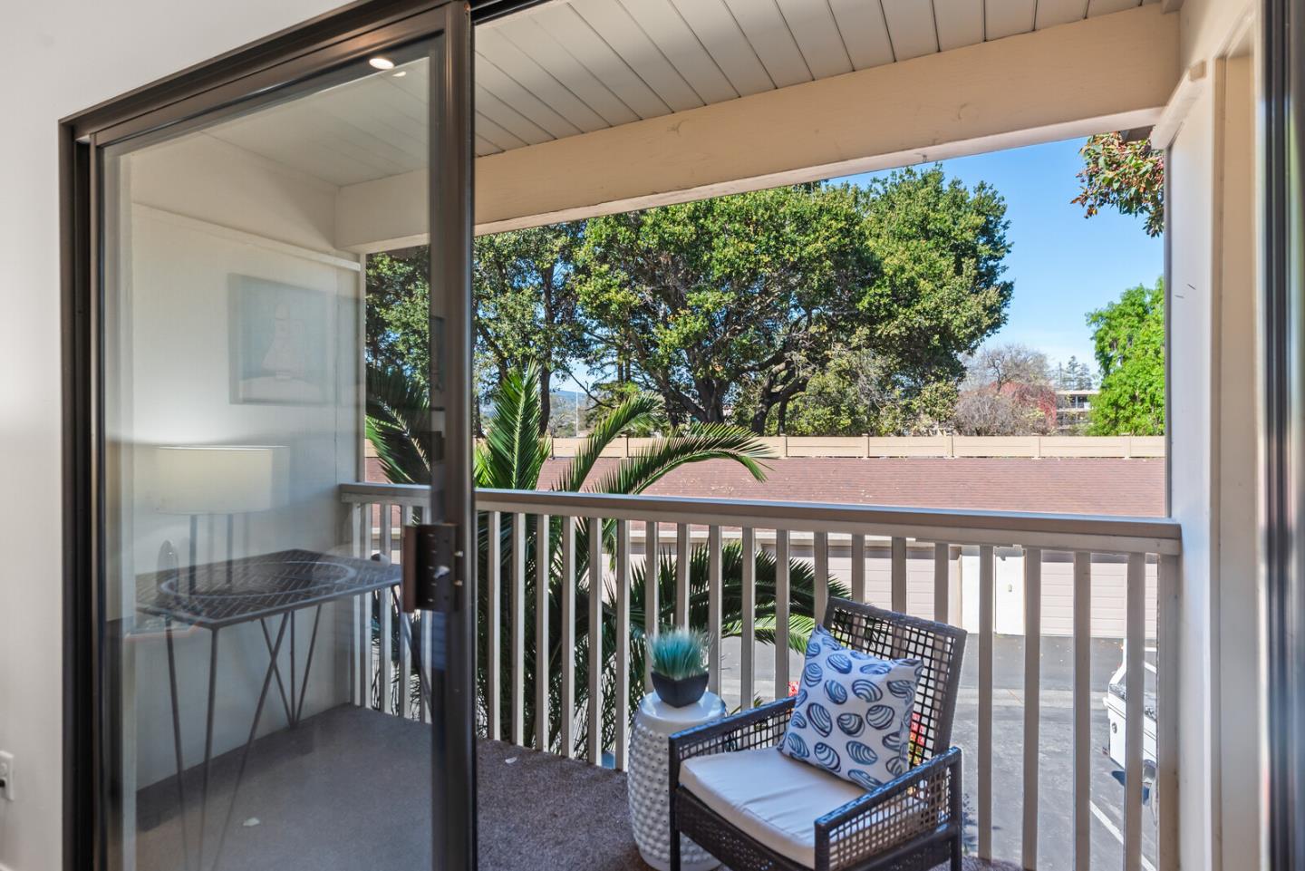 Detail Gallery Image 13 of 38 For 50 Horgan Ave #2,  Redwood City,  CA 94061 - 3 Beds | 2 Baths