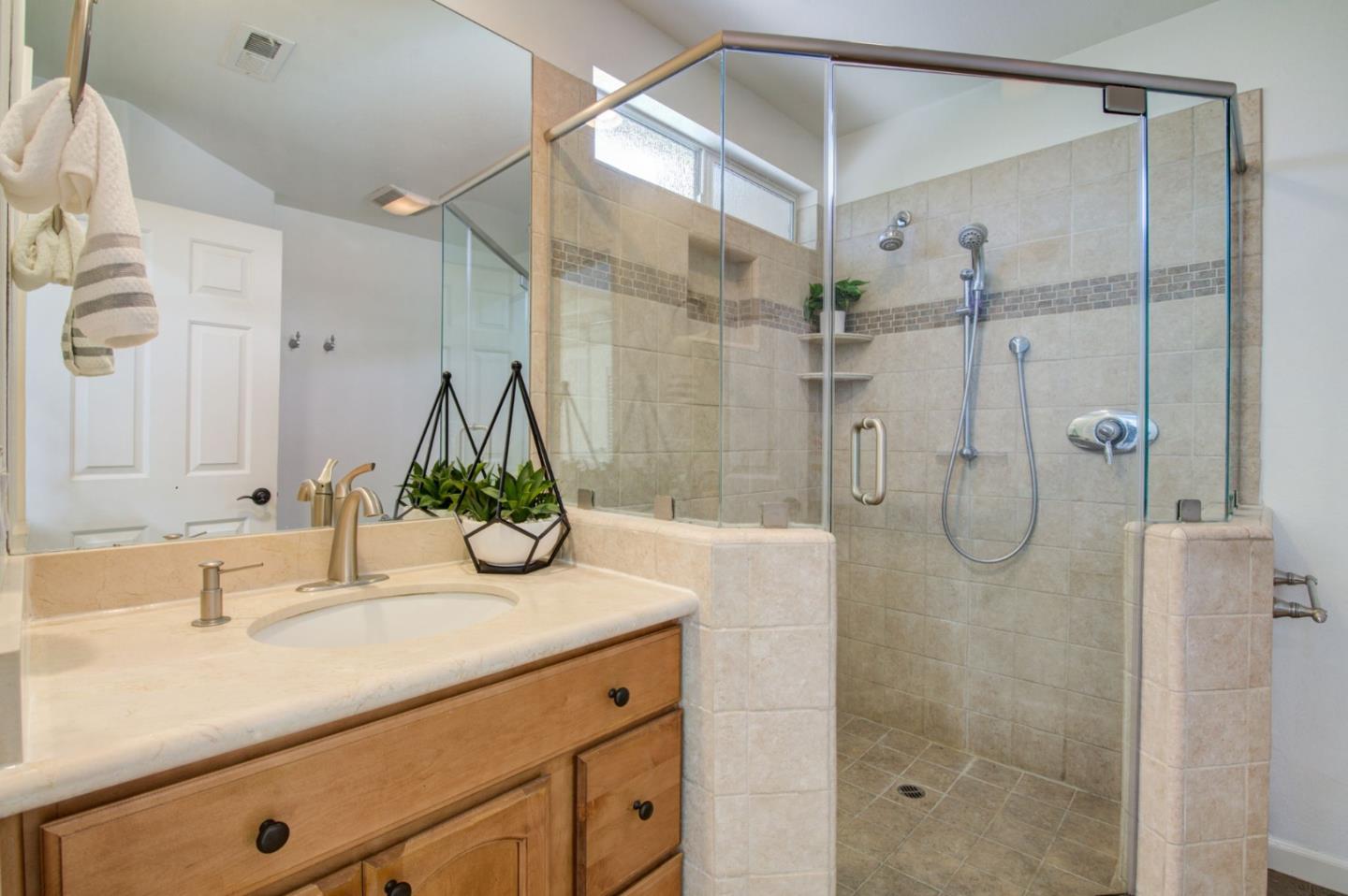 Detail Gallery Image 25 of 37 For 10697 Johansen Dr, Cupertino,  CA 95014 - 3 Beds | 2 Baths