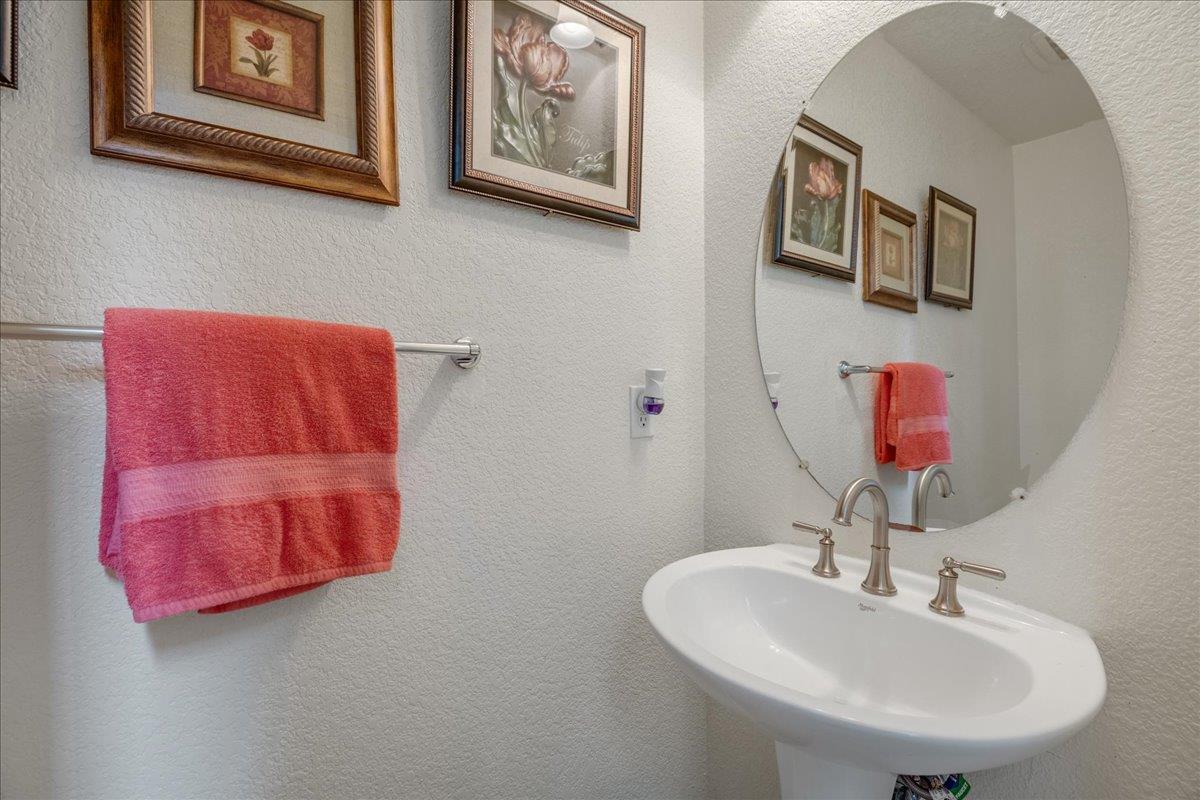 Detail Gallery Image 8 of 18 For 2778 Gilham Ct, San Jose,  CA 95148 - 4 Beds | 2/1 Baths