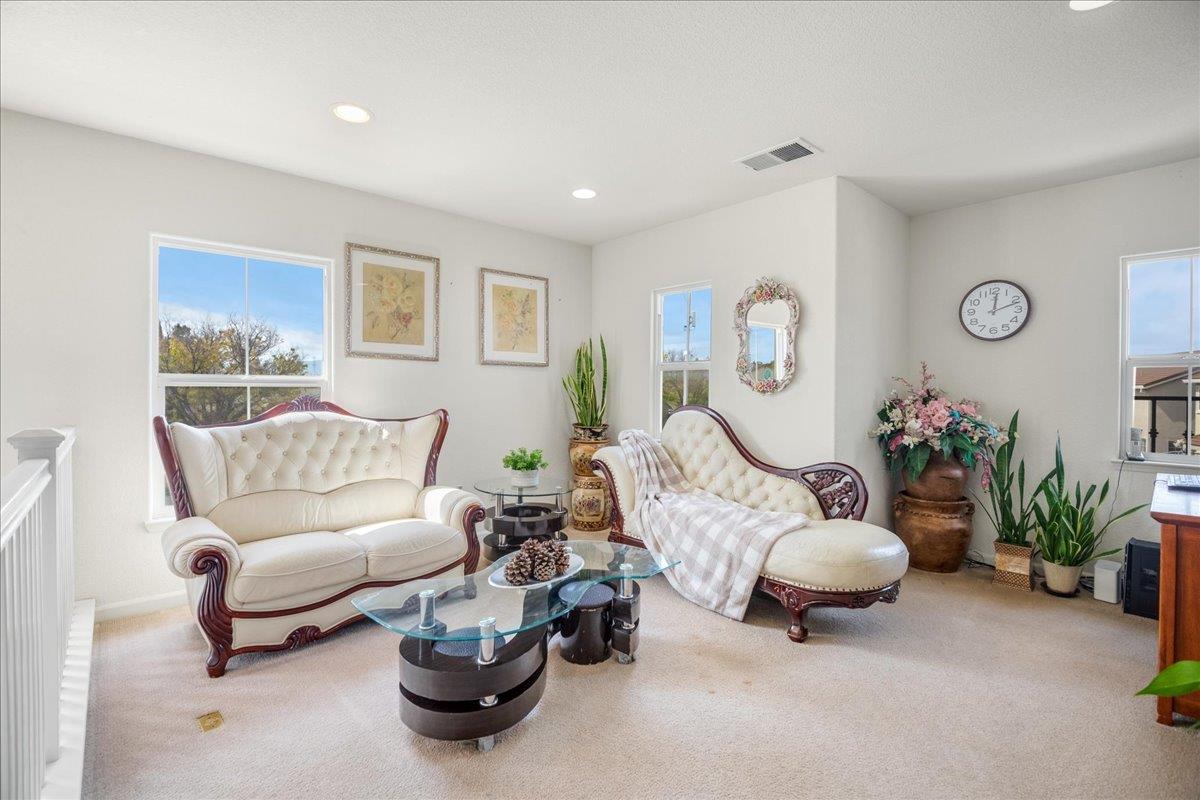 Detail Gallery Image 9 of 18 For 2778 Gilham Ct, San Jose,  CA 95148 - 4 Beds | 2/1 Baths
