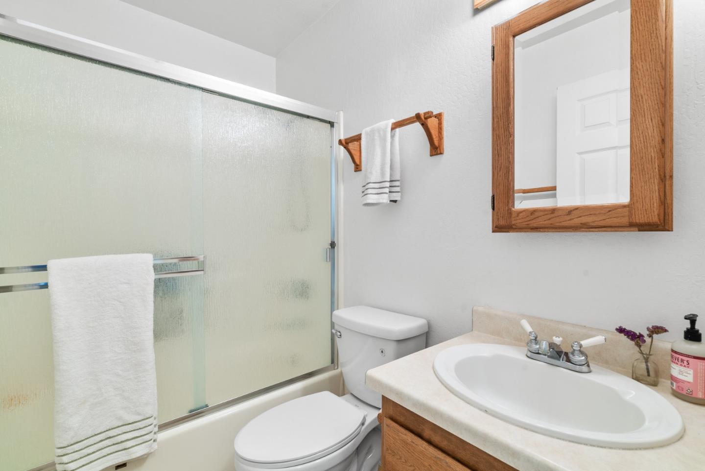 Detail Gallery Image 18 of 32 For 2331 17th Ave, Santa Cruz,  CA 95062 - 2 Beds | 2 Baths