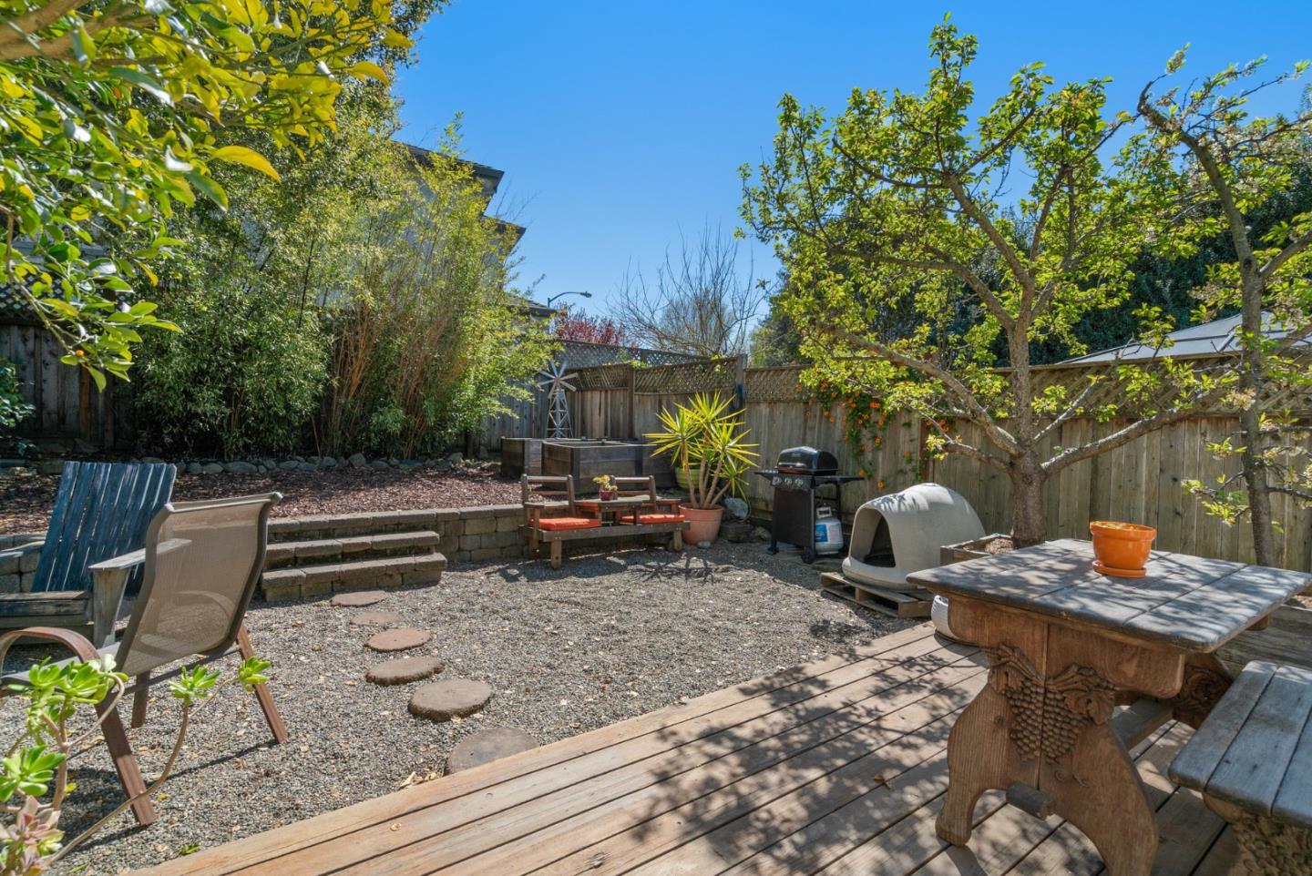 Detail Gallery Image 23 of 32 For 2331 17th Ave, Santa Cruz,  CA 95062 - 2 Beds | 2 Baths