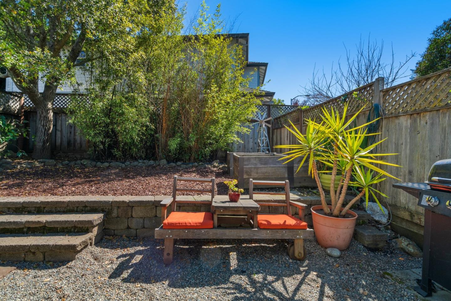 Detail Gallery Image 25 of 32 For 2331 17th Ave, Santa Cruz,  CA 95062 - 2 Beds | 2 Baths
