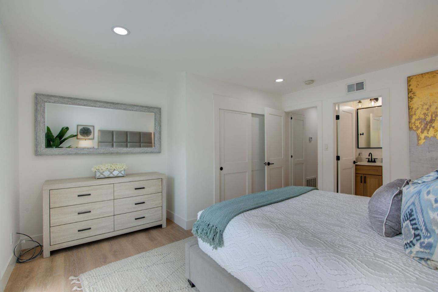 Detail Gallery Image 16 of 40 For 879 San Ardo Way, Mountain View,  CA 94043 - 4 Beds | 2 Baths