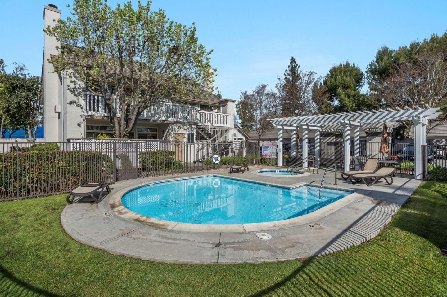 Detail Gallery Image 18 of 22 For 2968 Moorpark Ave #4,  San Jose,  CA 95128 - 2 Beds | 2 Baths