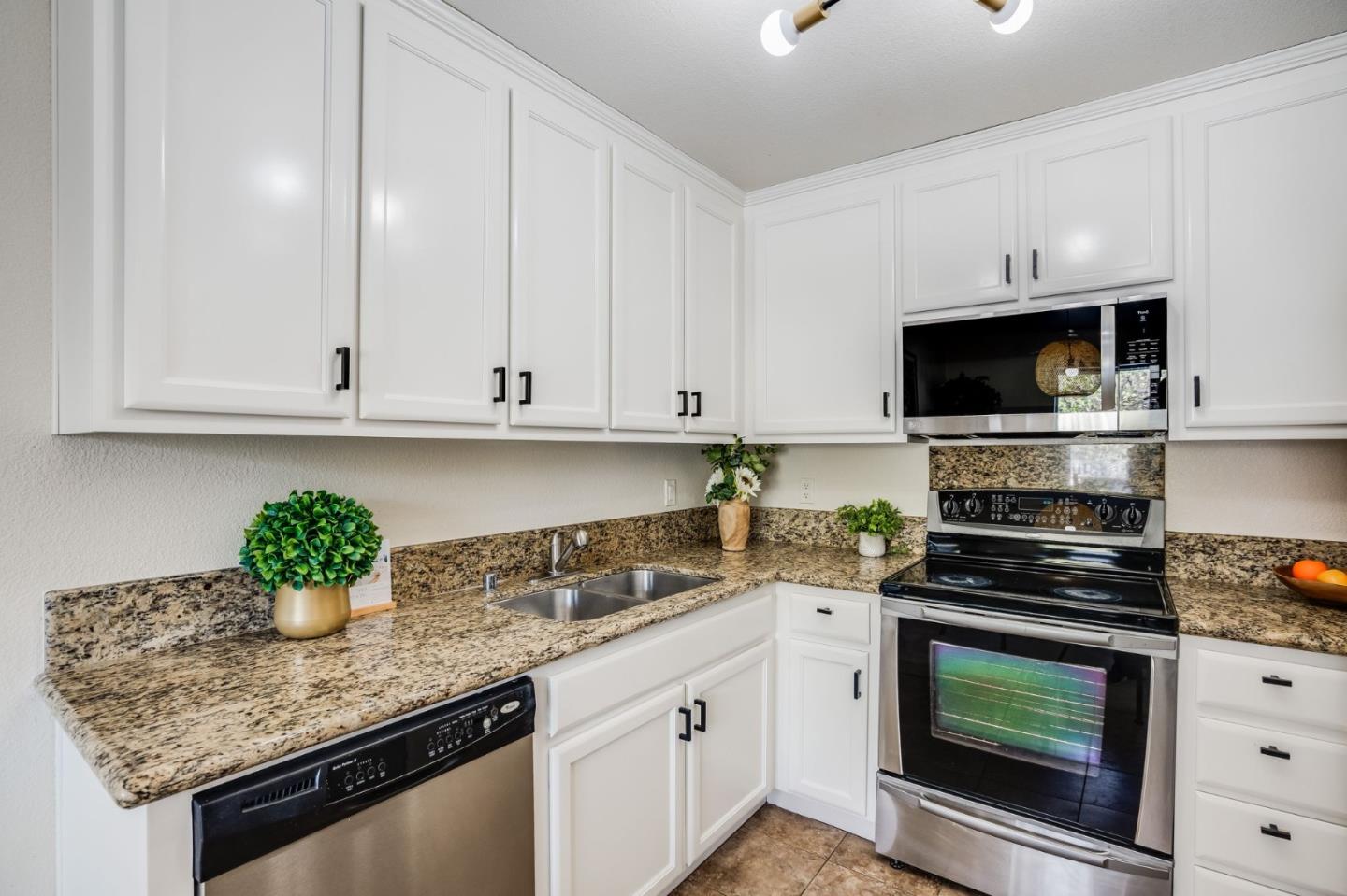 Detail Gallery Image 7 of 22 For 2968 Moorpark Ave #4,  San Jose,  CA 95128 - 2 Beds | 2 Baths