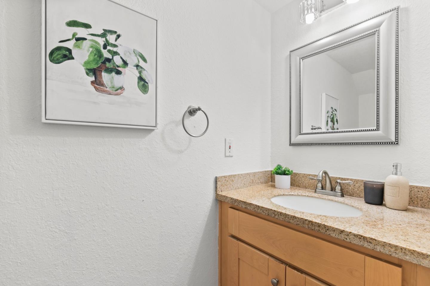 Detail Gallery Image 6 of 28 For 3535 Ivalynn Cir, San Jose,  CA 95132 - 2 Beds | 2/1 Baths
